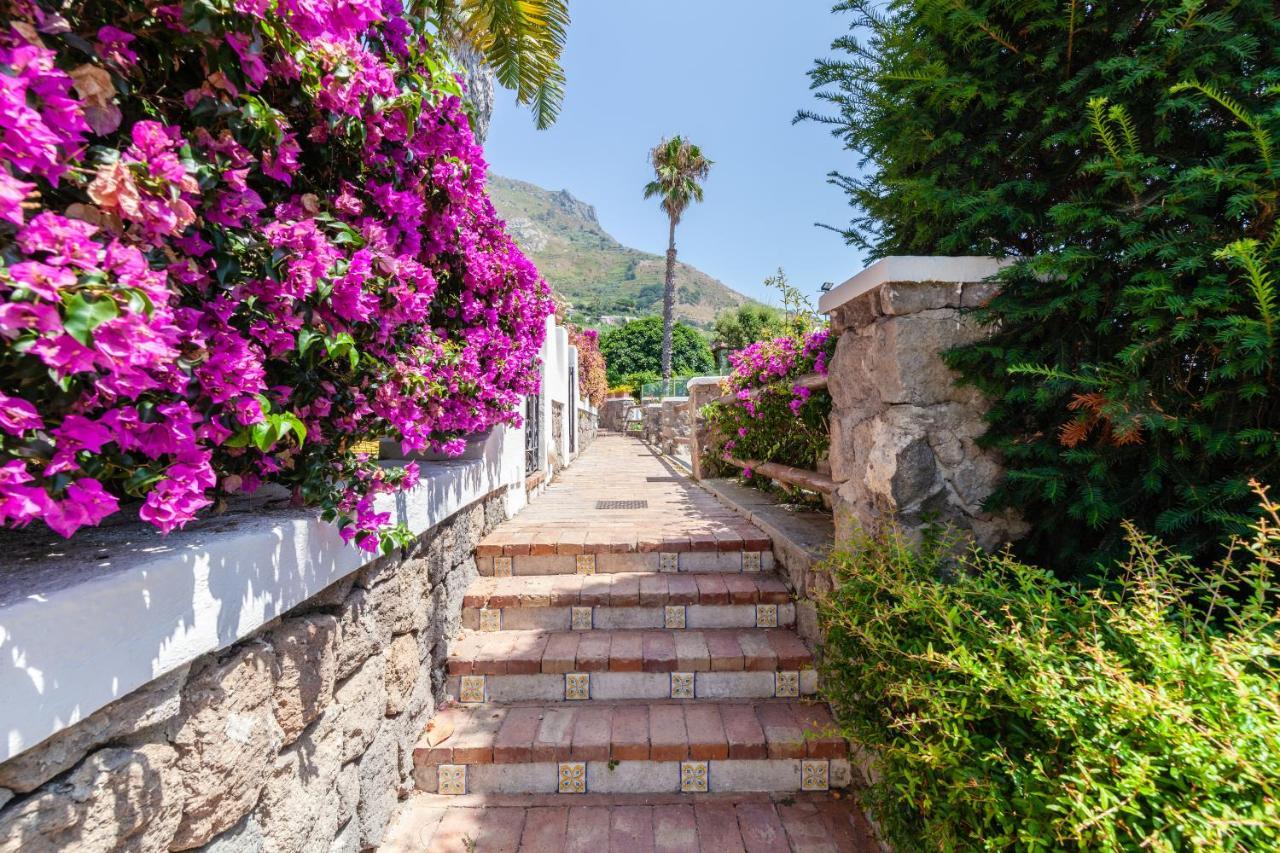 Villetta Con Giardino Esclusivo Di 1000 Mq, Piscina, Tennis, Calcio, Bocce Форио Экстерьер фото