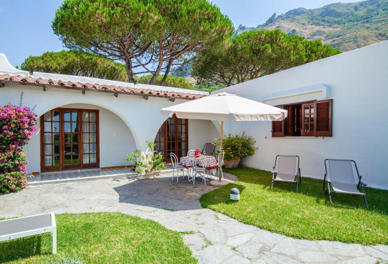 Villetta Con Giardino Esclusivo Di 1000 Mq, Piscina, Tennis, Calcio, Bocce Форио Экстерьер фото