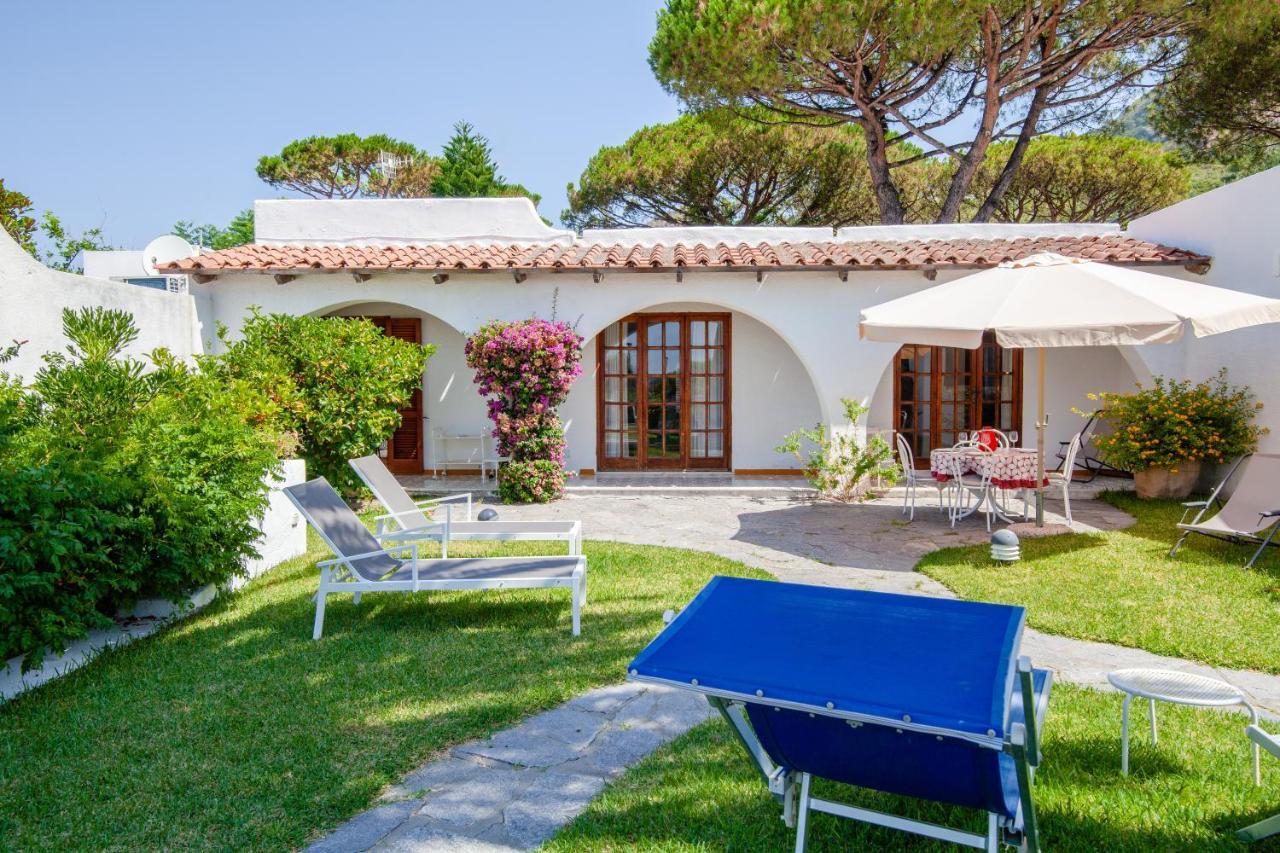 Villetta Con Giardino Esclusivo Di 1000 Mq, Piscina, Tennis, Calcio, Bocce Форио Экстерьер фото