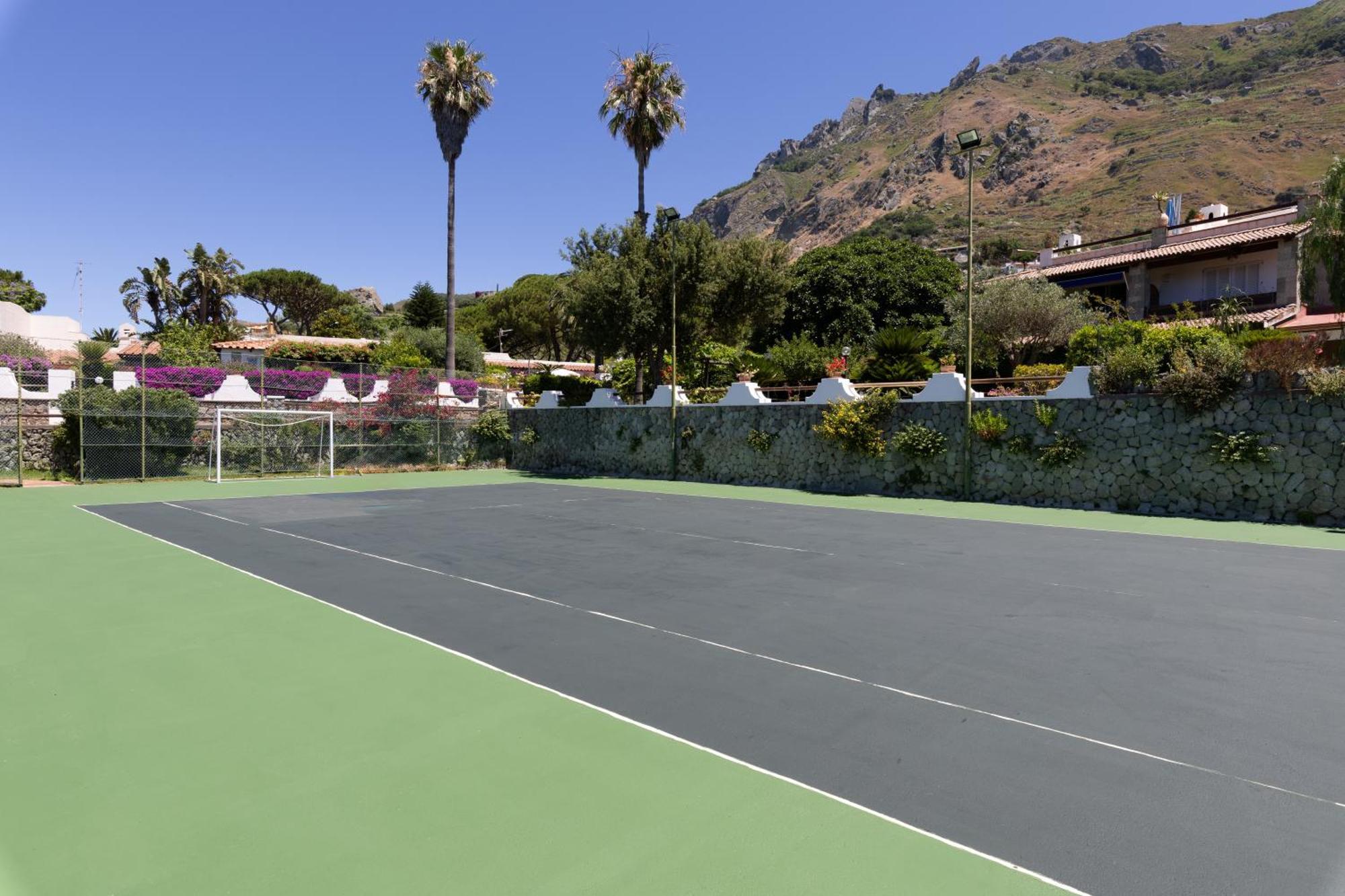 Villetta Con Giardino Esclusivo Di 1000 Mq, Piscina, Tennis, Calcio, Bocce Форио Экстерьер фото