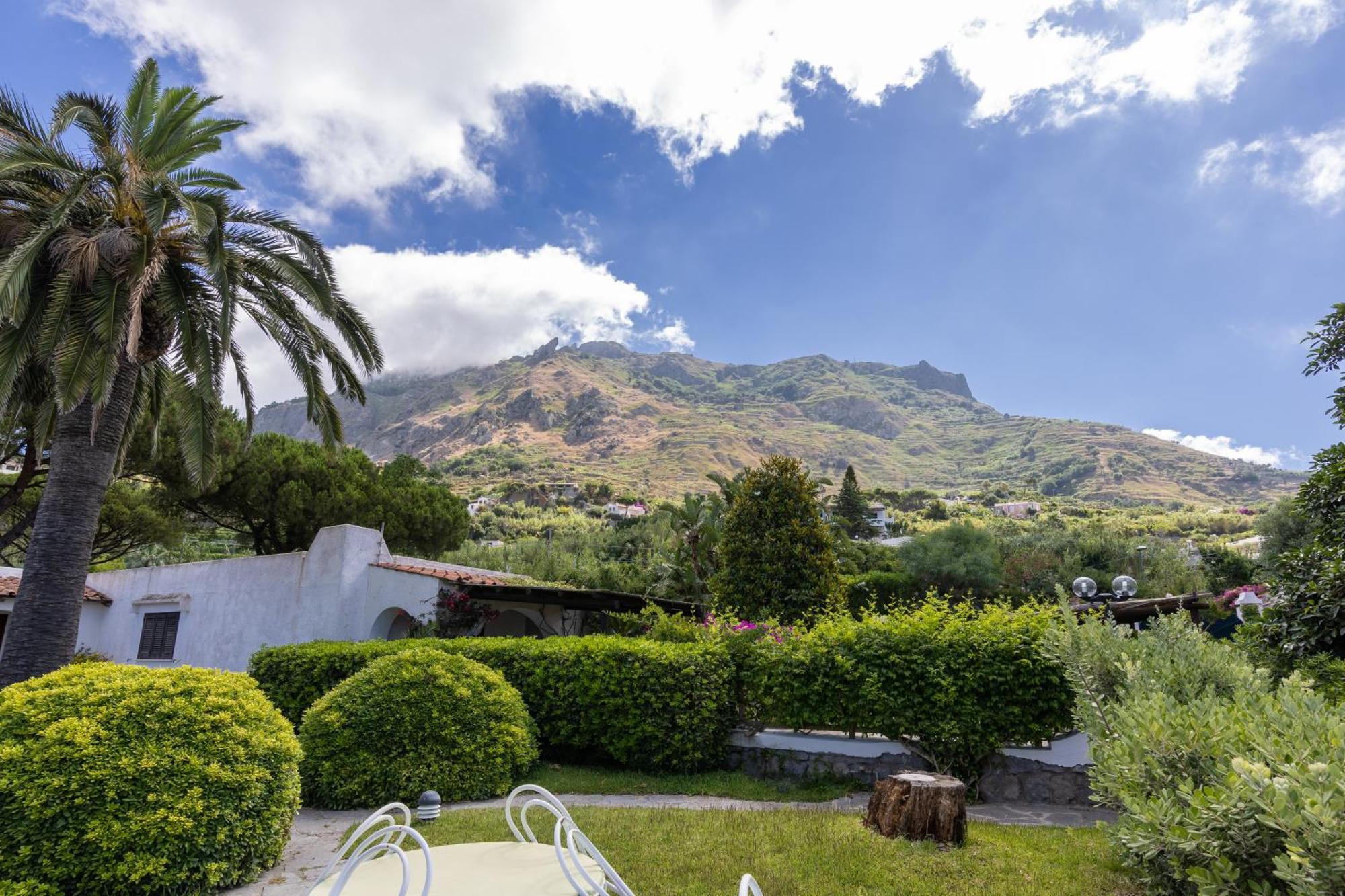 Villetta Con Giardino Esclusivo Di 1000 Mq, Piscina, Tennis, Calcio, Bocce Форио Экстерьер фото